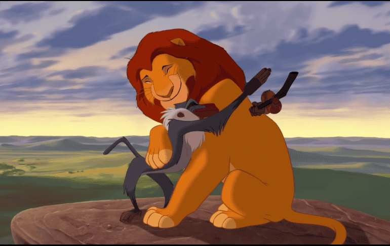 Más allá de las películas, los abrazos fortalecen vínculos, reducen el estrés y liberan oxitocina. YOUTUBE / DisneyMusicVEVO