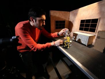 La Beca ha beneficiado a seis alumnos, quienes han aplicado sus conocimientos en cine en universidades de Cuba, República Checa, Estados Unidos y Australia. UDEG