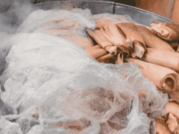 Se aproxima el Día de la Candelaria, una celebración marcada por la costumbre de que quienes sacaron el muñequito en la Rosca de Reyes sean los encargados de poner los tamales. Unsplash