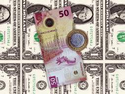 Hoy, la mejor opción en la compra del dólar —en este momento de la mañana, a las 07:45 horas— es en Banamex; y la venta, en BBVA Bancomer. ESPECIAL / CANVA