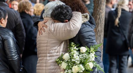 Los servicios de emergencia que trabajan en la zona encontraron otros dos cadáveres. EFE/A. Díaz