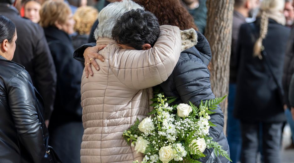 Los servicios de emergencia que trabajan en la zona encontraron otros dos cadáveres. EFE/A. Díaz
