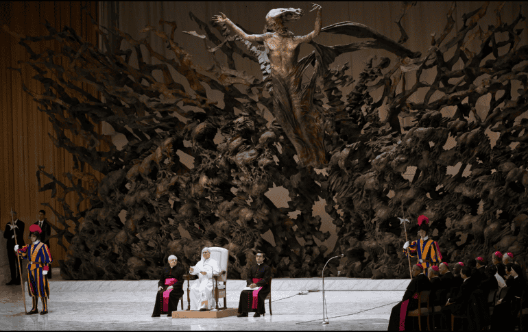 El camino hacia la santidad tiene varias etapas: la primera es ser declarado venerable siervo de Dios, la segunda beato y la tercera santo. EFE/ARCHIVO