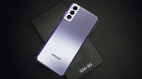 Antes de decidir comprar el Samsung S26 o el iPhone 17 Pro Max se recomienda que analices cada una de sus características. UNSPLASH / A. NHAT