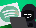En el caso de los mensajes que suplantan a Spotify, se han detectado varios elementos fraudulentos, entre ellos el uso del nombre “Spotlfiy”, faltas de ortografía y enlaces potencialmente peligrosos. CANVA