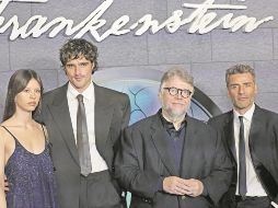 Una visión oscura y profundamente humana del mito de “Frankenstein”, dirigida por el tapatío Guillermo del Toro, es reconocida con nueve nominaciones al Oscar. La cinta es protagonizada por Mia Goth, Jacob Elordi y Oscar Isaac. AFP
