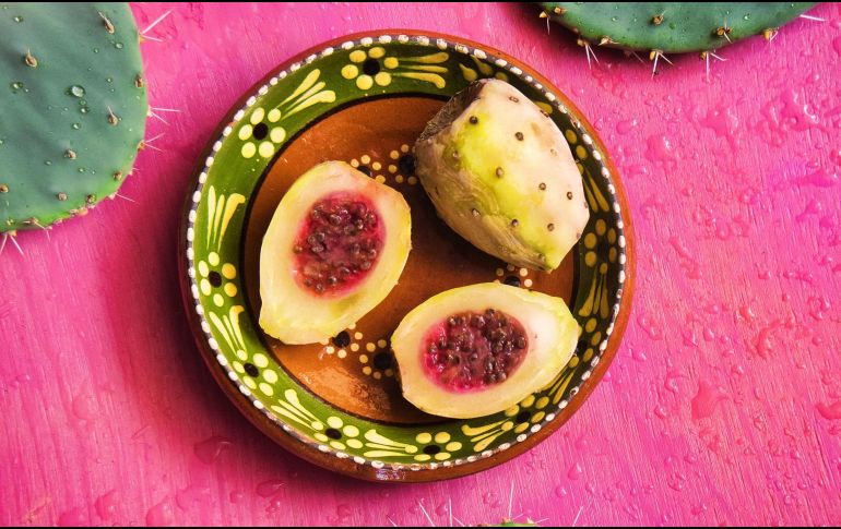 Con una gran versatilidad que va desde platillos hasta postres, el xoconostle es un ingrediente clave a la hora de cocinar. ESPECIAL / CANVA