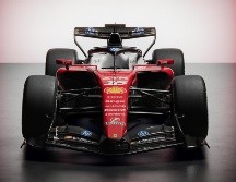 En cuanto a la estética, una de las características más notables es el retorno a la pintura con acabado brillante, reemplazando el mate utilizado durante las últimas siete temporadas. EFE / Scuderia Ferrari Press Office