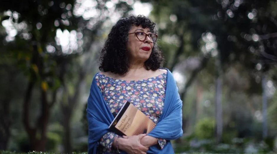 En su obra, Clavel logra transformar el cuerpo en un espacio narrativo que comunica emociones, deseos y memorias. EFE / ARCHIVO