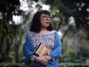 En su obra, Clavel logra transformar el cuerpo en un espacio narrativo que comunica emociones, deseos y memorias. EFE / ARCHIVO