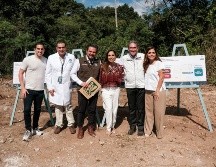 La gobernadora junto con el director general del IMSS, visitaron el predio donde se construirá la nueva Unidad. FACEBOOK/Coordinación General de Comunicación de Quintana Roo