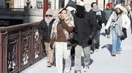 Autoridades han advertido a los ciudadanos evitar las actividades al aire libre. AFP