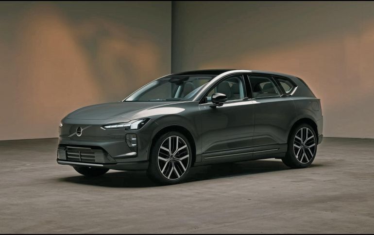 La Volvo EX60 2027 refina el ADN escandinavo con líneas limpias, luces “Martillo de Thor” evolucionadas y una carrocería depurada. ESPECIAL