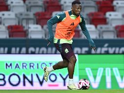 Uno de los temas centrales de la conferencia de hoy con el seleccionador nacional fue la ausencia de figuras como Julián Quiñones. IMAGO7