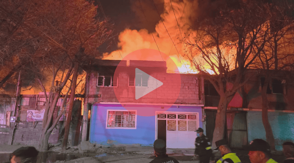 Cerca de la medianoche, el incendio en la fábrica de fomi de Xalostoc fue totalmente sofocado. ESPECIAL