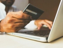 Equivocarse al hacer una transferencia bancaria —ya sea en el importe, el destinatario o por duplicidad— sigue siendo una situación común en 2026. UNSPLASH.