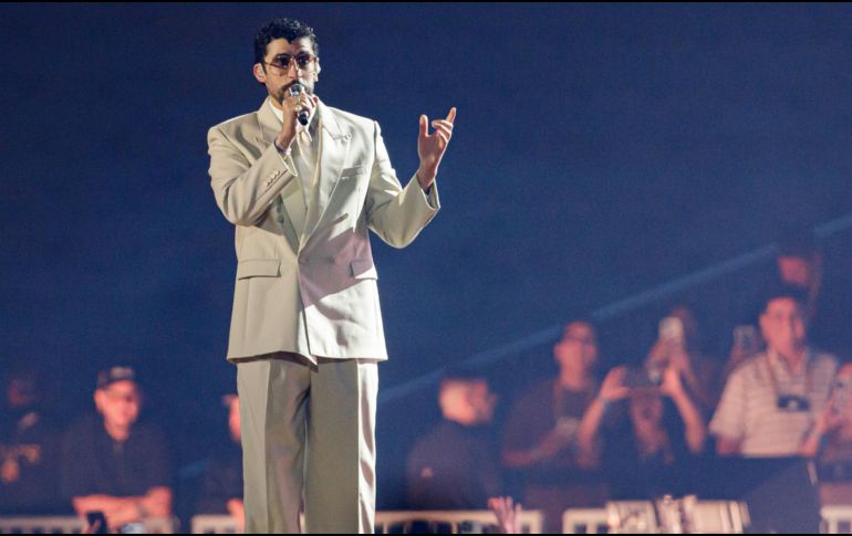 Una versión viral sobre el posible vestuario de Bad Bunny en el medio tiempo del Super Bowl 2026 incrementó la expectativa en torno a su próxima presentación. EFE/ ARCHIVO.