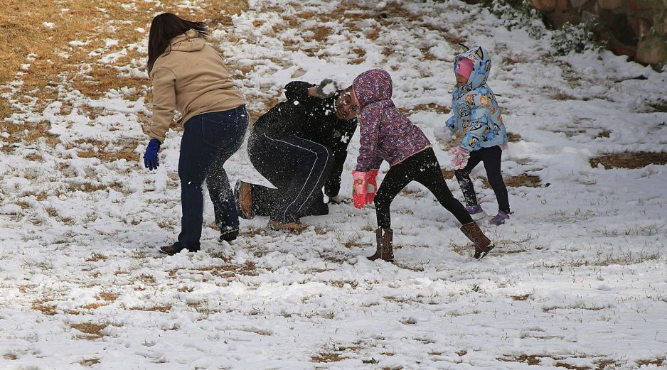 La nevada ocurre en el marco de una tormenta invernal que afecta amplias zonas del sur de Estados Unidos. EFE/L. Torres