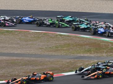 La categoría reina del automovilismo originalmente se refirió al evento de esta semana como una "prueba privada", pero ahora lo llama el "Barcelona Shakedown". AFP / ARCHIVO