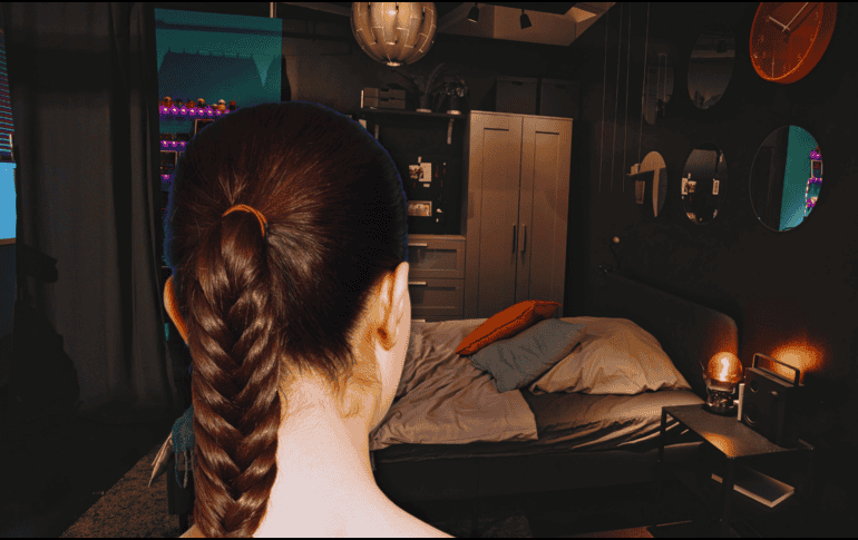 Trenzas sueltas son uno de los peinados más recomendados para dormir, ya que evitan enredos y reducen el encrespamiento. ESPECIAL / CANVA