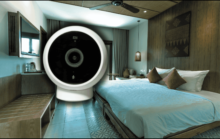 Realizar una revisión básica con el celular al llegar a un hotel o alojamiento temporal no toma más de unos minutos. ESPECIAL/Canva/Unplash