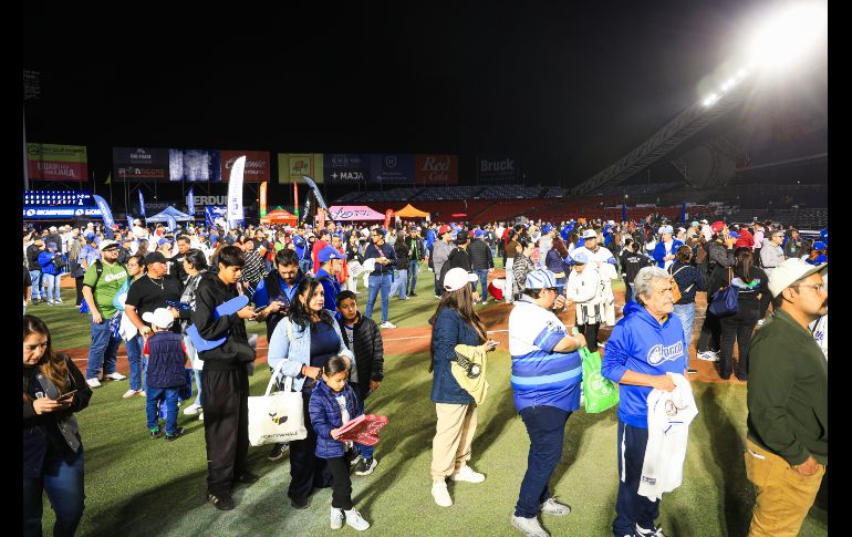Charros de Jalisco celebró este lunes su bicampeonato de la Liga Mexicana del Pacífico con una convivencia especial junto a su afición en el Estadio Panamericano. EL INFORMADOR/ J. ACOSTA.