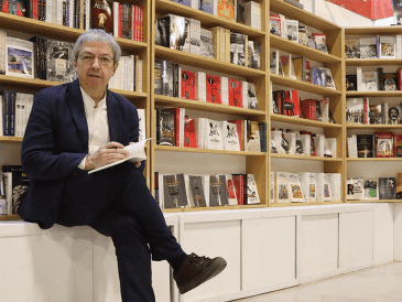 Al conocer el veredicto, Toscana confesó que el Premio Alfaguara era, para él, el reconocimiento que faltaba en su trayectoria. ESPECIAL / INSTITUTO CERVANTES