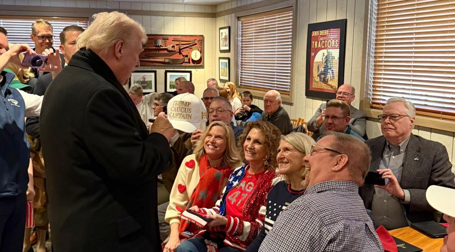 Trump sostiene que el Gobierno cubano tiene los días contados desde el ataque de Estados Unidos a Venezuela. EFE/M. Martin