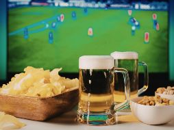 LaLiga mantiene su ofensiva contra las emisiones ilegales en establecimientos HORECA, que abarcan hoteles, restaurantes y cafeterías. ESPECIAL / CANVA