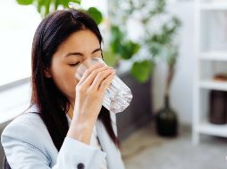 Más allá de quitar la sed, una buena hidratación permite que el organismo funcione de forma correcta. ESPECIAL / CANVA