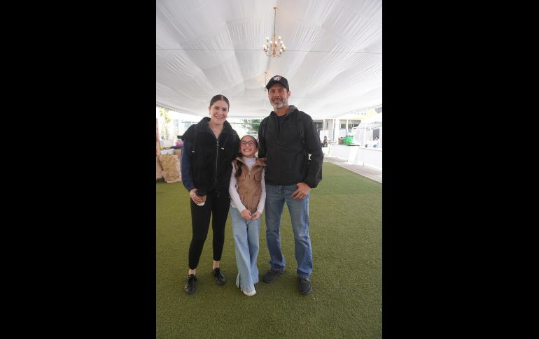 Martha María Ibarra, Walter Ibarra y Emma Ibarra. GENTE BIEN JALISCO / E. Escamilla