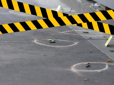 A escasos minutos de abandonar el Congreso del Estado, donde participaron en la comparecencia, los políticos fueron atacados a balazos por hombres armados. ESPECIAL / EL INFORMADOR y CANVA