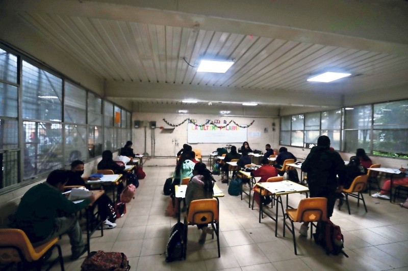El secretario de Educación recordó que hacia el cierre del ciclo escolar 2025 fue necesario suspender clases presenciales en grupos de 11 escuelas. EL UNIVERSAL / ARCHIVO