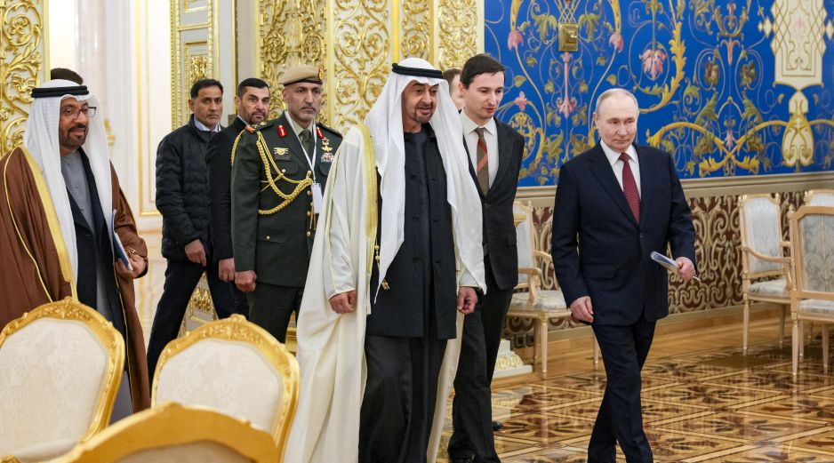 Se trata de la segunda visita del dirigente emiratí a Rusia. La anterior tuvo lugar en agosto del año pasado, cuando las partes firmaron varios acuerdos en las áreas de transporte e inversiones. EFE/ GAVRIIL GRIGOROV/SPUTNIK/KREMLIN