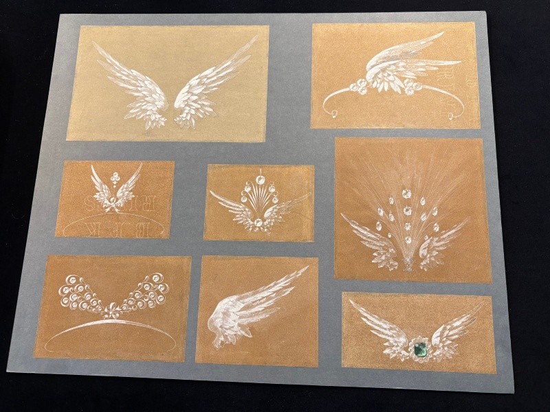 En la imagen, bocetos de joyas expuestos en el archivo de Chaumet, en París. EFE/ Pol Lloberas Cardona