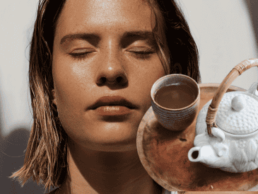 El té puede tener diversos beneficios para la salud, incluido el de la piel. UNSPLASH / F. KAAN / UNSPLASH / C. PIXIE