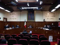 Sheinbaum subrayó que, desde septiembre de 2025, quedaron eliminados beneficios como seguros privados de gastos médicos mayores, apoyos alimenticios y vehículos de lujo. SUN/D. Simón