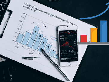 Entre los riesgos destaca el deterioro de la actividad petrolera y la incertidumbre asociada a la revisión del T-MEC. CANVA