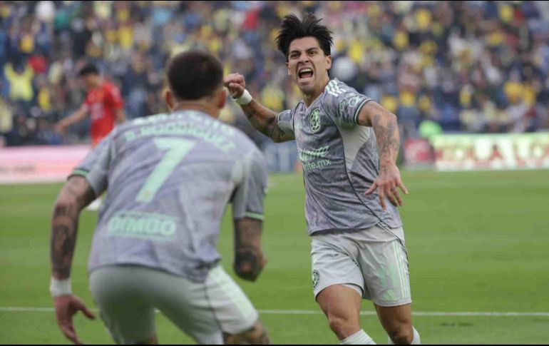 Víctor Dávila celebra el gol que puso cifras definitivas al marcador. SUN/C. Mejía