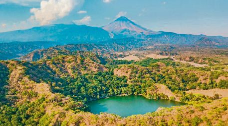 Parque Nacional Volcán Nevado de Colima, que alberga el Complejo Volcánico de Colima, compuesto por el Volcán de Fuego y el Nevado de Colima. ESPECIAL