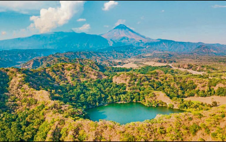 Parque Nacional Volcán Nevado de Colima, que alberga el Complejo Volcánico de Colima, compuesto por el Volcán de Fuego y el Nevado de Colima. ESPECIAL