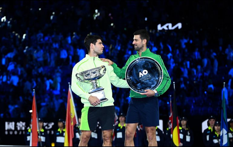 Dokovic, que había iniciado el torneo en el cuarto lugar del ranking, hoy modifica su lugar en el ranking tras perder contra Alcaraz en la Final del Abierto de Australia. EFE / J. Carret