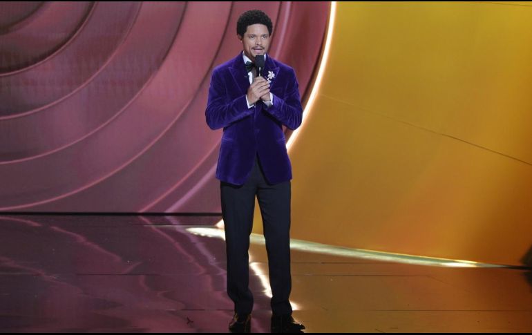 Trevor Noah, presentador en la edición número 68 de los premios Grammy. EFE/EPA/C. Torres