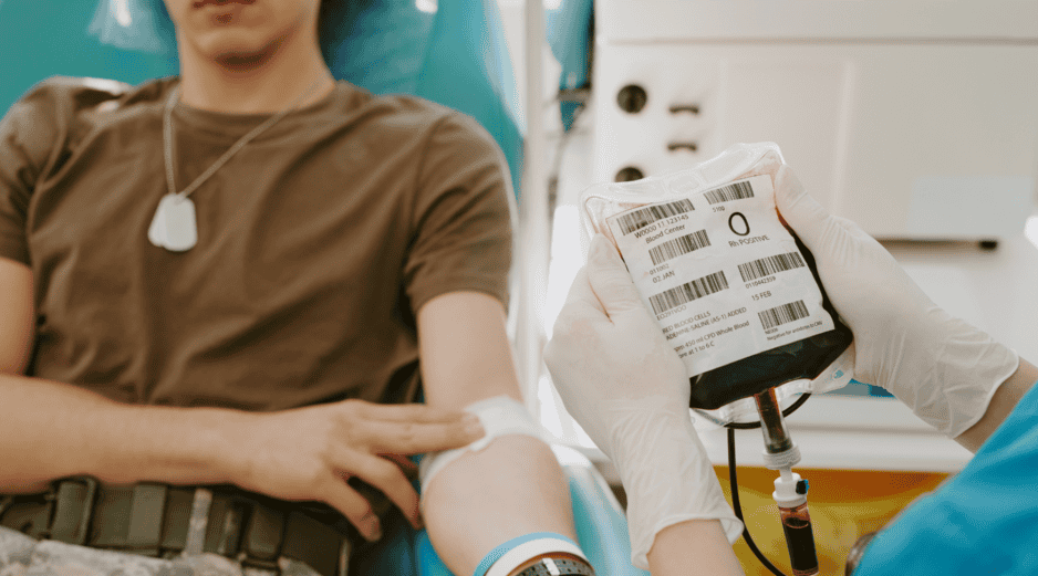 Se recomienda consumir alimentos ligeros y saludables horas antes de la donación, como frutas, verduras, cereales y proteínas bajas en grasa. CANVA