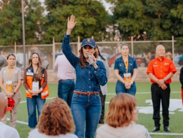 Veronica Delgadillo destacó que estos espacios son fundamentales para hacer comunidad, promover el deporte y ofrecer alternativas positivas para niñas, niños y jóvenes. ESPECIAL / AYUNTAMIENTO DE GUADALAJARA