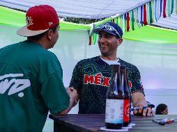 Amadeo Zazueta reafirmó que las leyendas no solo se construyen con estadísticas, sino con el vínculo eterno que se crea con la gente. CORTESÍA.