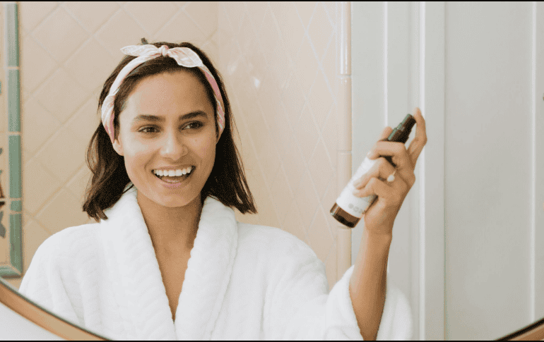 El agua micelar es compatible con cualquier tipo de cutis: graso, mixto o seco. UNSPLASH / K. SKINCARE