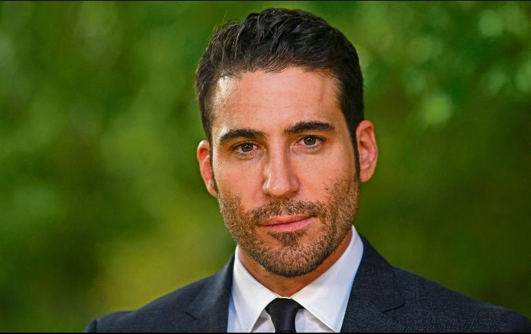 El actor español sostendrá un romance, en la pantalla chica, con la actriz y cantante mexicana, Belinda. AFP