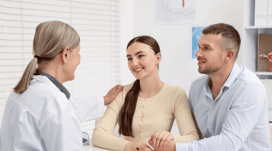 Diversos análisis indican que una parte importante de las dificultades para lograr un embarazo en pareja se relaciona con factores asociados al semen y a la calidad del esperma. CANVA