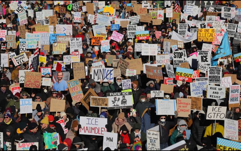 El anuncio ocurre tras constantes protestas de los ciudadanos luego de las muertes de Good y Pretti. EFE/Adam Bettcher